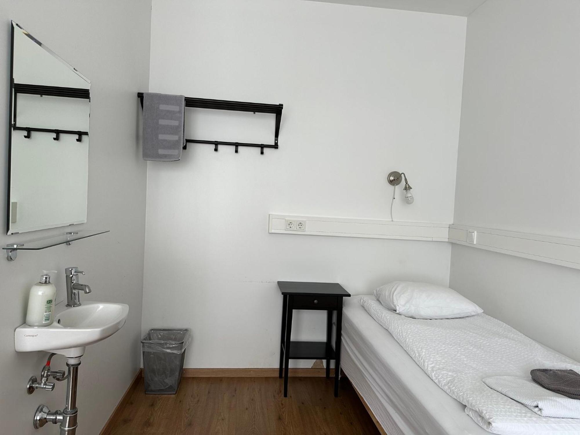 Kanslarinn Hostel Hella Exteriör bild